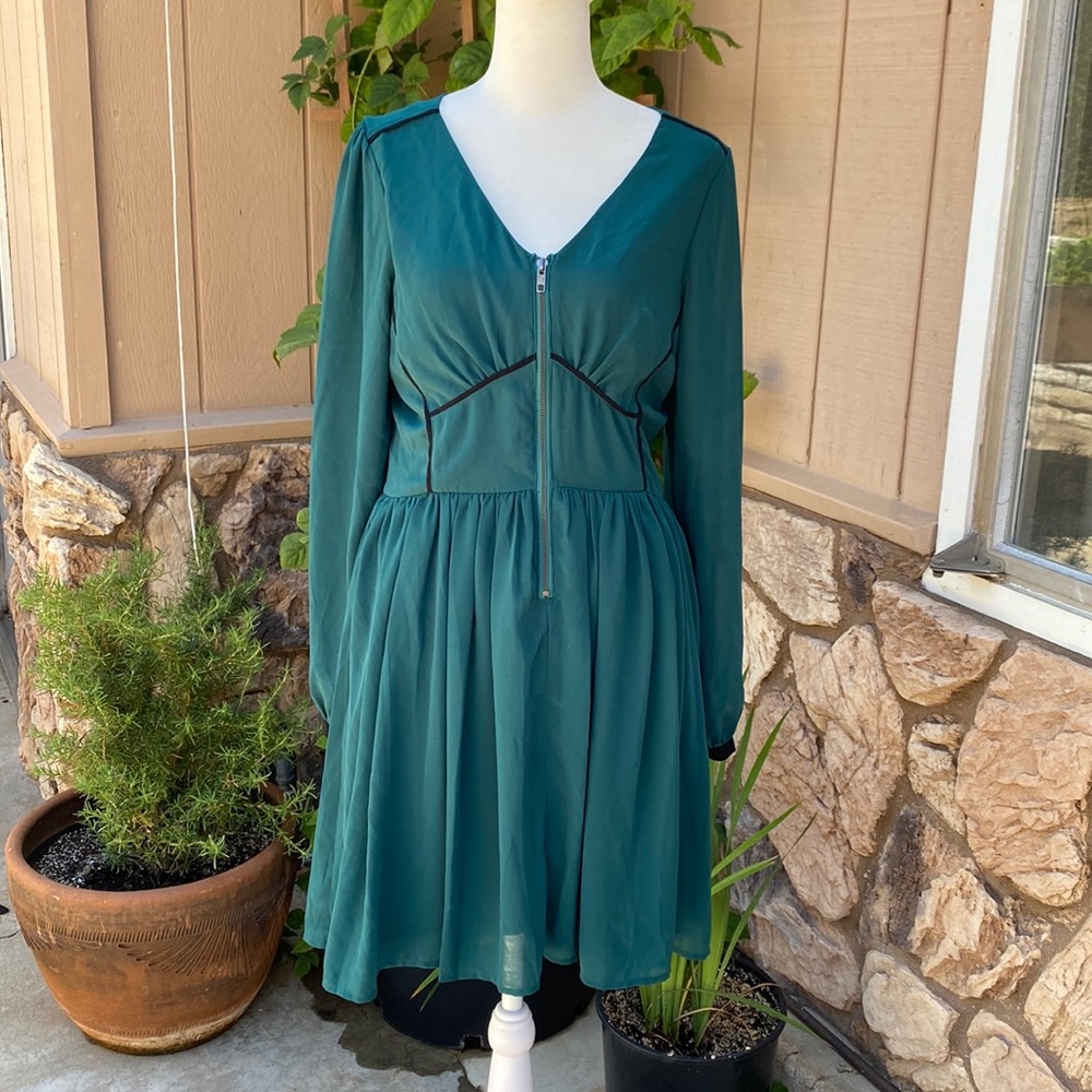 Retro Emerald Green Long Sleeve Dress NWOT